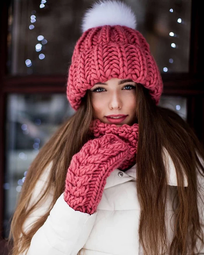 تیپ اسپرت دخترانه زمستانی با لباس‌های بافتنی